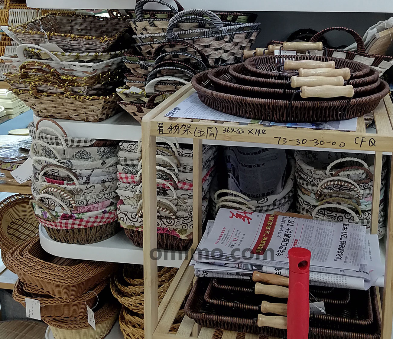 SO-013 PP woven wood handle tray serving basket wholesale