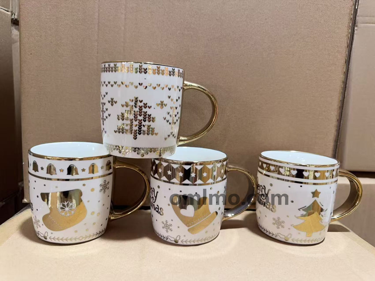 BA-605 Porcelain Nordic Knit Christmas Tree Pattern Mug with Gold Handle 12oz wholesale product photo
