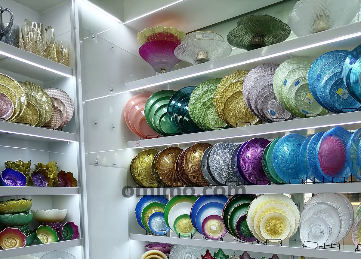 BA-685 Melamine Plastic Round Iridescent Gradient Plate Set Multi-Color wholesale product photo